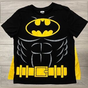 Batman DC Men’s Black Comics Short Sleeve T Shirt with Detachable Cape Size XL